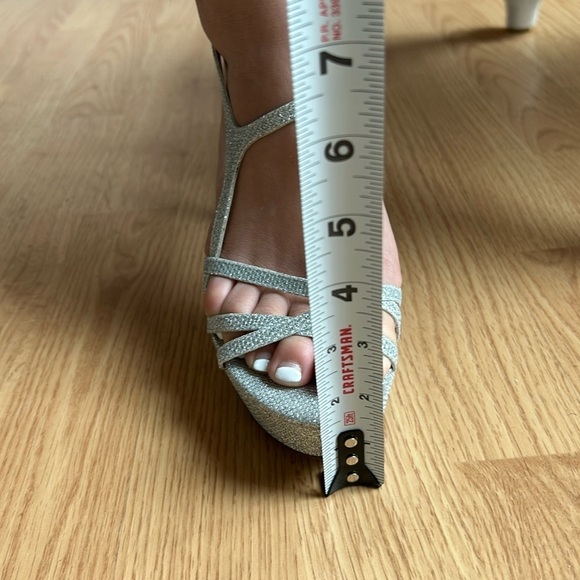 1933- Pelle Moda High Heels platforms Size 7 NWT - Picture 4 of 7